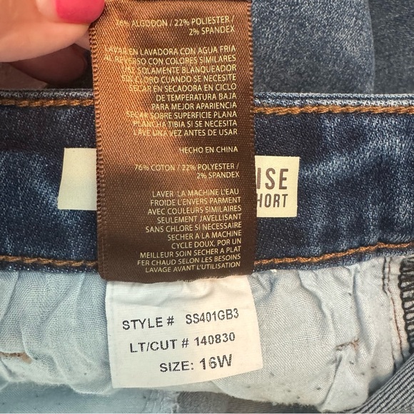 Kut From The Kloth High Rise Boyfriend Short - Picture 6 of 7